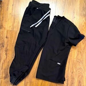 Figs Black Jogger Scrub Set